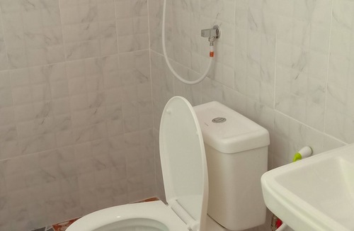Ongkharak Hotel | Suansuppachok Inn