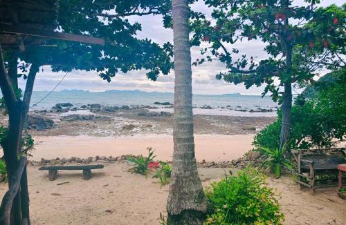 Nuea Khlong Hotel | Sunset Beach Bungalow Koh Pu