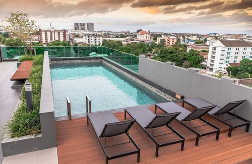 Mueang Samut Prakan District Apartment | swimming pool and gym , near BTS PuChao,bkbloft3 - Tambon Thepharak