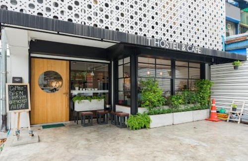Samsen Nai Hostel | T Hostel @ Victory Monument