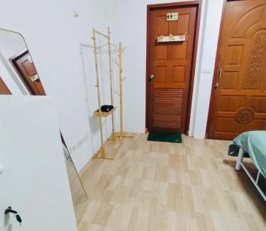 Chaweng City Center Apartment | Thai Aroma room