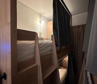 Talat Yot Hostel | Thai Siwilai Hostel By TCD