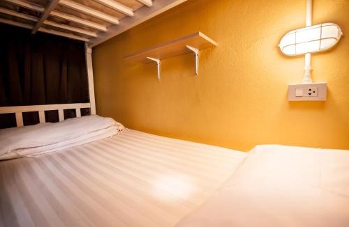 Chang Khlan Hostel | Thai Thai Hostel