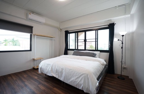 Chang Phueak Hostel | The Afterlife Poshtel & Art Space