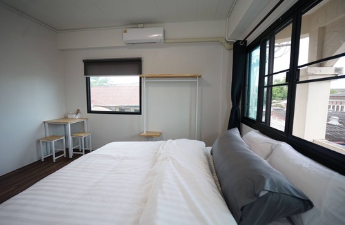 Chang Phueak Hostel | The Afterlife Poshtel & Art Space