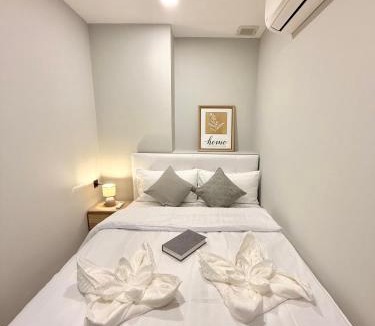 Chang Khlan Apartment | The Astra Sky River Chiang Mai 宜居4人 无边泳池 乳胶床垫