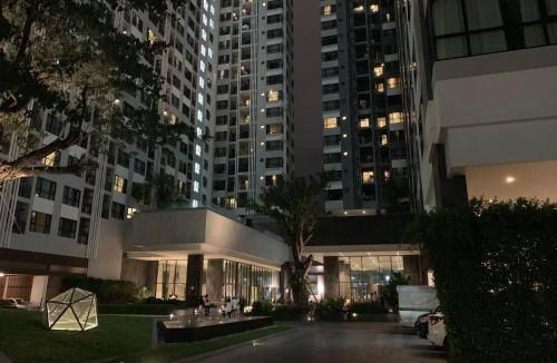 Pattaya Bay Apartment | The Base Central Pattaya Thai