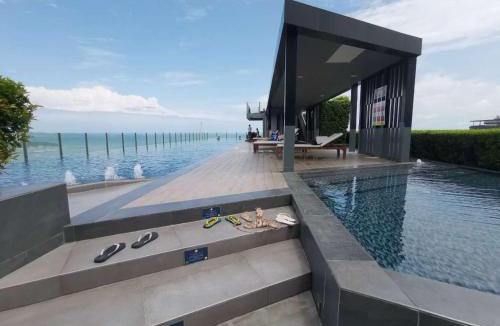 Pattaya Bay Apartment | The Base Central Pattaya Thai