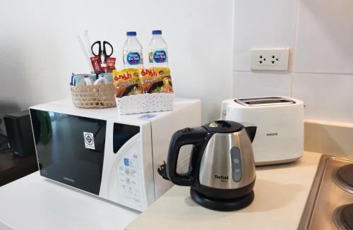 Ban Bang Saen Apartment | The Beach Bangsaen Condo Sea View Room 327-62 Top Floor-Free Netflix
