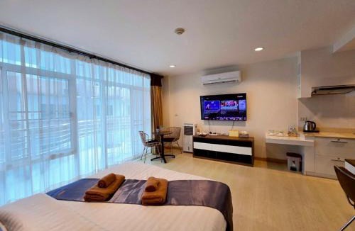 Ban Bang Saen Apartment | The Beach Bangsaen Condo 327-23