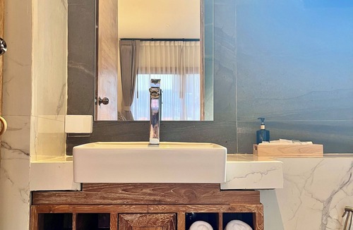 Satun Hostel | The Chic Lipe - Hostel