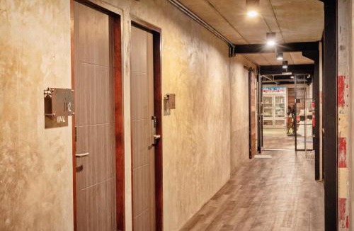 Wua Lai Hostel | The Entaneer Poshtel