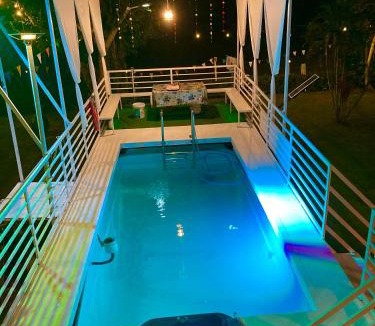 Kaeng Krachan House | The Family Ozone Pool Houseบ้านพักตากอากาศส่วนตัวกว้างๆแฟมิลี่โอโซนพลูเฮ้าส์3ห้องนอนหลักและ1ห้องเสริมเตียง2ชั้น3ห้องนำ้1ห้องครัวรองรับ8-12ท่านเสริมได้5เป็น17ท่าน By The Mountain Ozoneบ้านโอโซนขุนเขาแก่งกระจาน