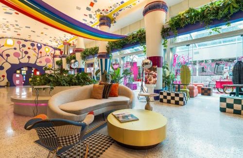 Khlong Toei Hotel | The Fig Lobby Bangkok