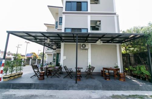 Surin Hotel | The Gun Hotel