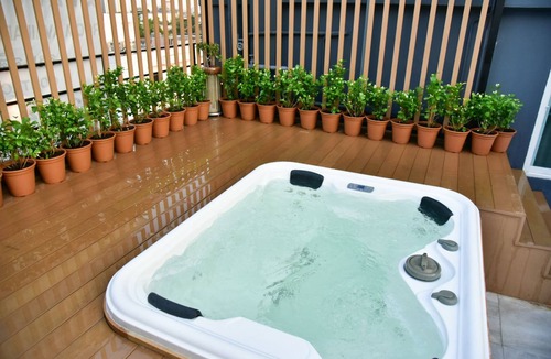 Khlong Tan Apartment | The Kaze 34 Hotel and Serviced Residence