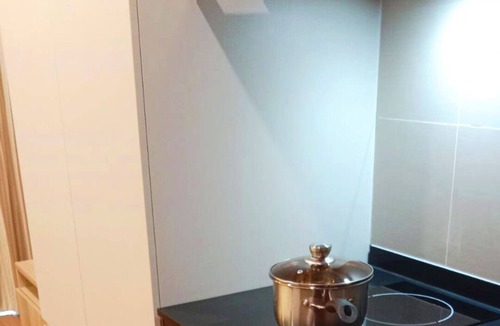 Phasi Charoen Condo | The Livin Phetkasem High Rise Condo for rent near MRT and the convenience store.