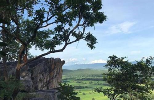 Tha Wang Thong House | The Living - Holiday Home Phayao