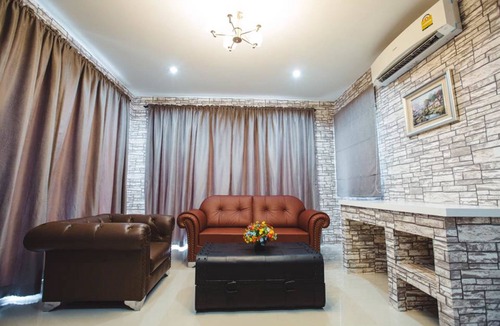 Suan Phueng Hotel | The Location