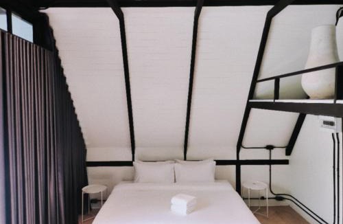 Lan Saka Bed & Breakfast | The Lodge At The Creek Haus