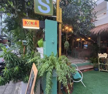 Nana House | The oasis on 8 Tropical 2