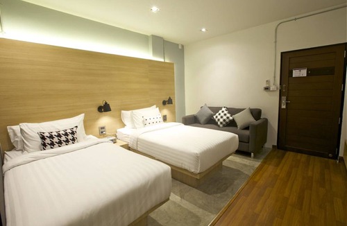 Khlang Hotel | The Plug Hotel