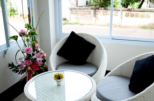 Nong Khon Kwang Hotel | The Room