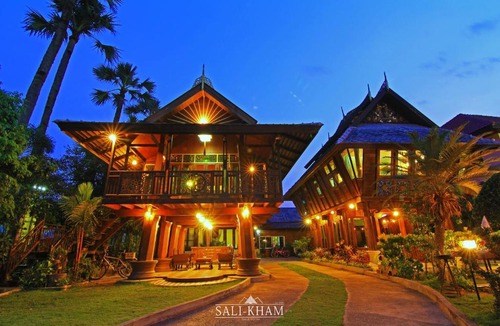 Pa Bong House | The Sali-Kham Traditional Lanna Home