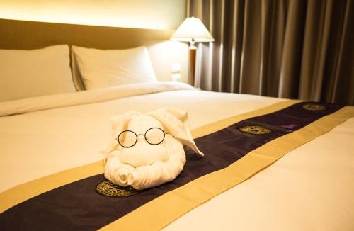 Yan Nawa Hotel | The Step Sathon