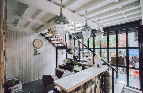Satun Hotel | The Street Hostel