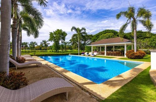 Sam Phraya Villa | The White House, Palm Hills Golf and Country Club