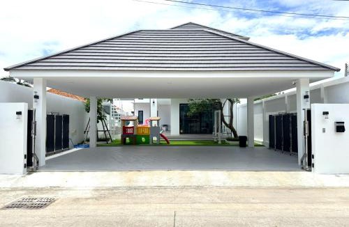 Na Kluea Villa | The White House Pool Villa Pattaya