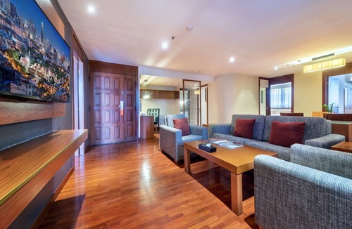 Embassy District House | Three Bedroom Residence - an excellent choice for large families
