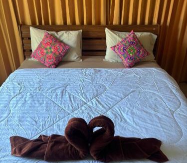 Ko Lanta Old Town House | Tonmai Suites