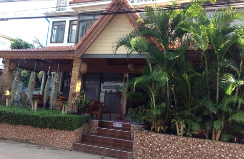 Thani Hotel | TR Guesthouse