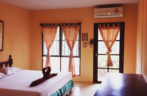 Ko Phi Phi Hotel | Tropical Garden Bungalow