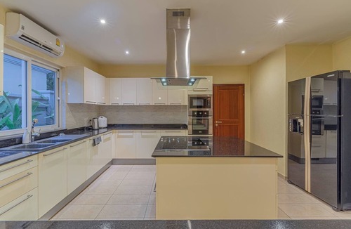 Nong Prue Villa | Tropical Luxury 4BR Pool Villa w Game Area