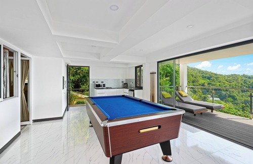Maret Villa | Tropical Villa Stunning Ocean View.