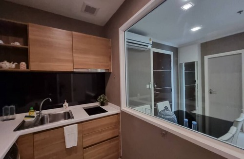 Mueang Samut Prakan District Apartment | Two BRs with few steps to BTS Green & Yellow Line
