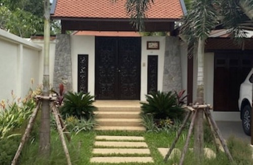 Cherngtalay Villa | Unique Luxury Family Villa in Sai Taan II Bang Tao Phuket Sleeps 12 Persons