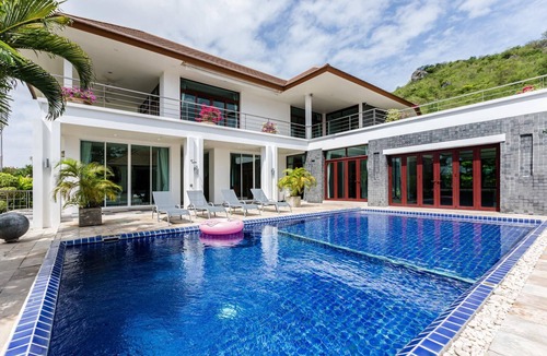 Khao Tao Villa | Unique Pool Villa with 5 Bedrooms and Sea View (PM-C1)