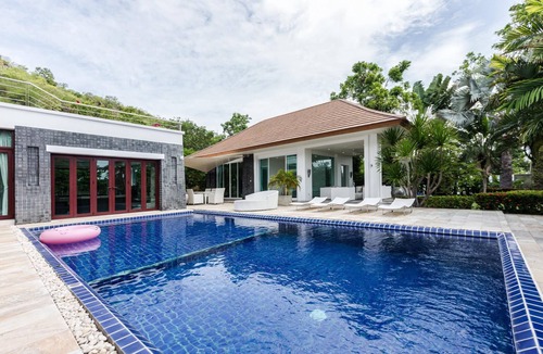 Khao Tao Villa | Unique Pool Villa with 5 Bedrooms and Sea View (PM-C1)