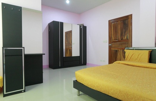 Nai Mueang Hotel | V Residence