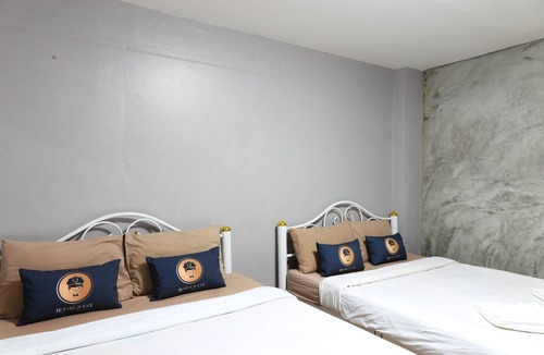 Amphawa House | VaylaSamran 1 By RoomQuest