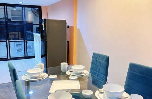 South Pattaya House | vhouse - Near Walking Street. Cozy 3-bedrooms townhome Pattaya netflix free WiFi