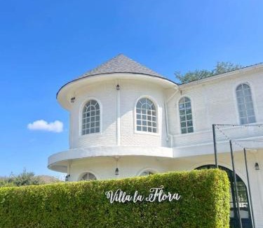 Song Phi Nong Hotel | Villa La Flora Kaeng Krachan