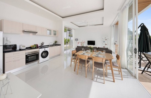 Chaweng City Center Villa | Villa Namo