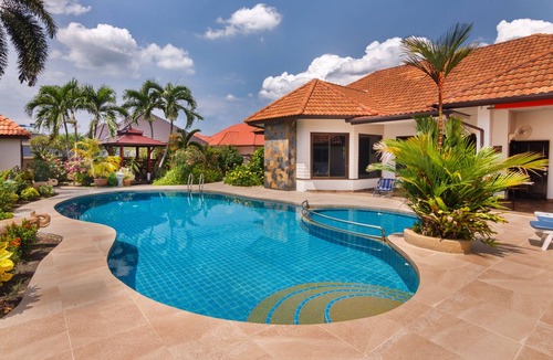 Nong Prue Villa | Villa Pattaya Hill minutes from the Beach and City Pattaya