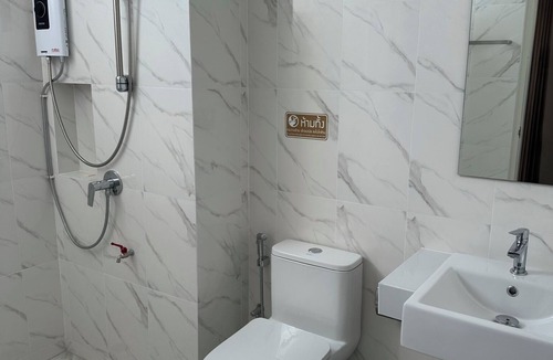 Tha Yang Hotel | Wattana House