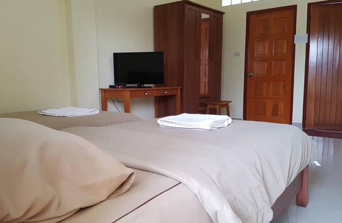 Tha Yang Hotel | Wattana House
